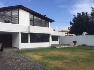 Venta de amplia casa comercial, sector Farina, 5 habitaciones, $ 270.000