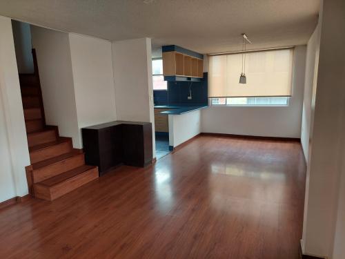 OPORTUNIDAD, Casa de venta en el Norte de Quito, 3 alcobas, estacionamiento