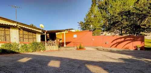 HOSTERIA en venta, 10000m2 de terreno y 968m2 construidos, piscina, 20 parqueos 