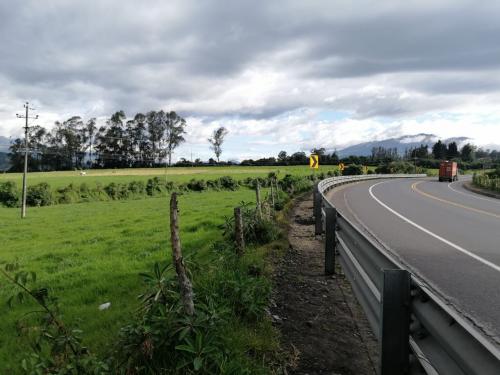 Terreno de 17 hectáreas en venta, entre Amaguaña y Tambillo, dispone de luz y agua