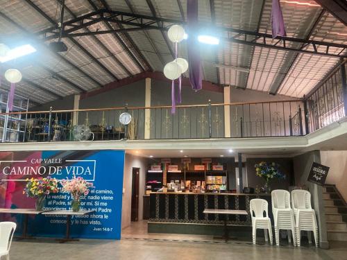 SAN RAFAEL, vendo salón de eventos, 2 locales y departamento, a una cuadra del Shopping San Luis 