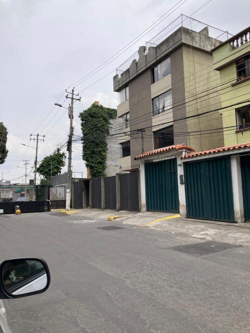 Vendo departamento de 2 dormitorios, en Planta baja, sector Santa Prisca